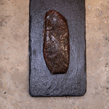 Magret de Canard fumé séché au poivre. Entier